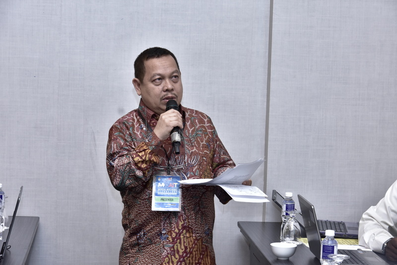 UKM 5215